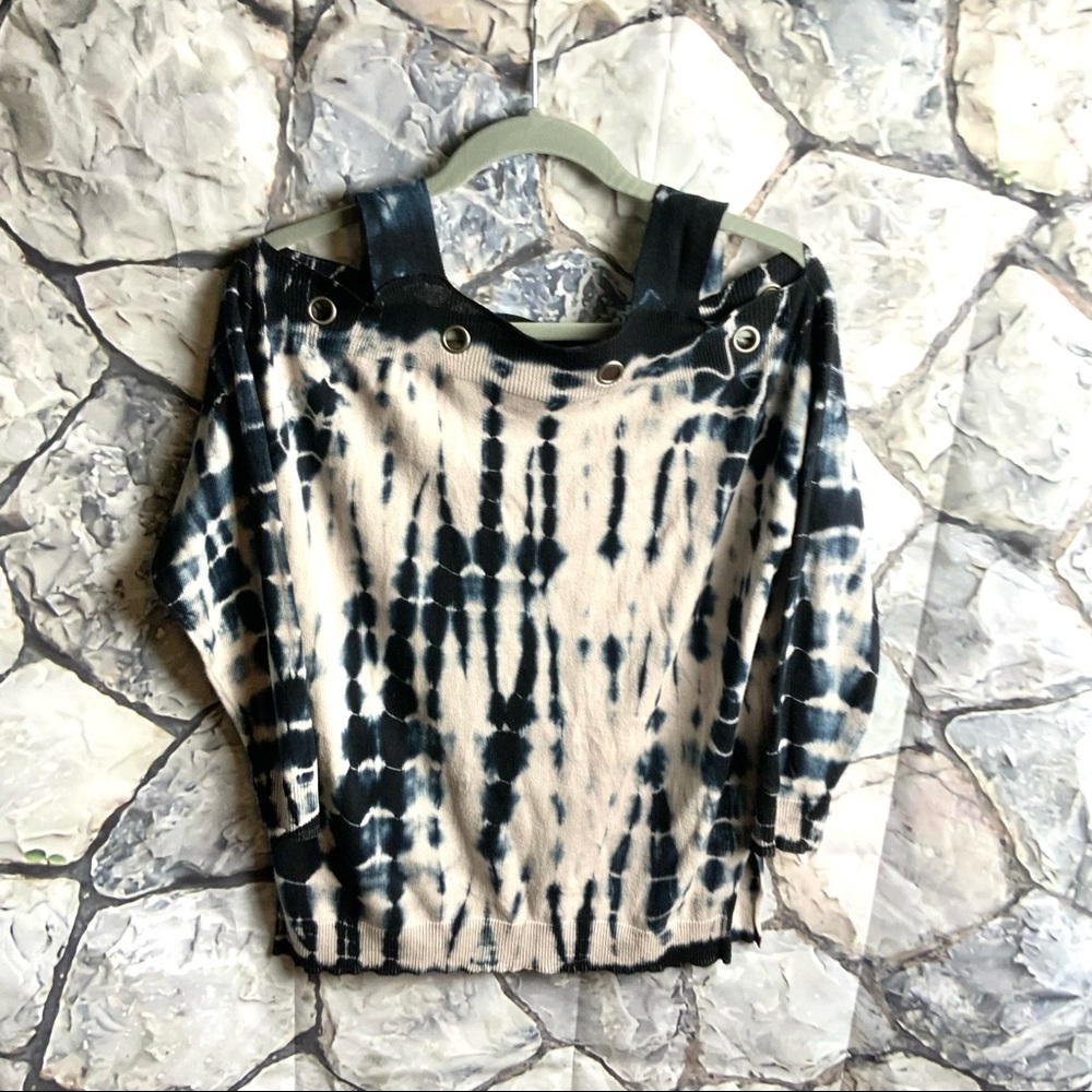 Rock & Rep Black/Tan Tye Dye Cold Shoulder Top XS